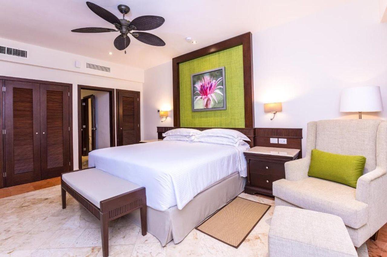 Hotel Occidental At Xcaret Destination Playa del Carmen Exteriér fotografie A bedroom at the Hard Rock Hotel
