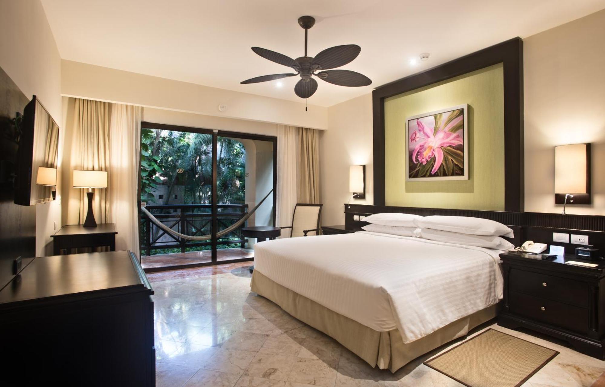 Hotel Occidental At Xcaret Destination Playa del Carmen Exteriér fotografie A bedroom at the Hard Rock Hotel