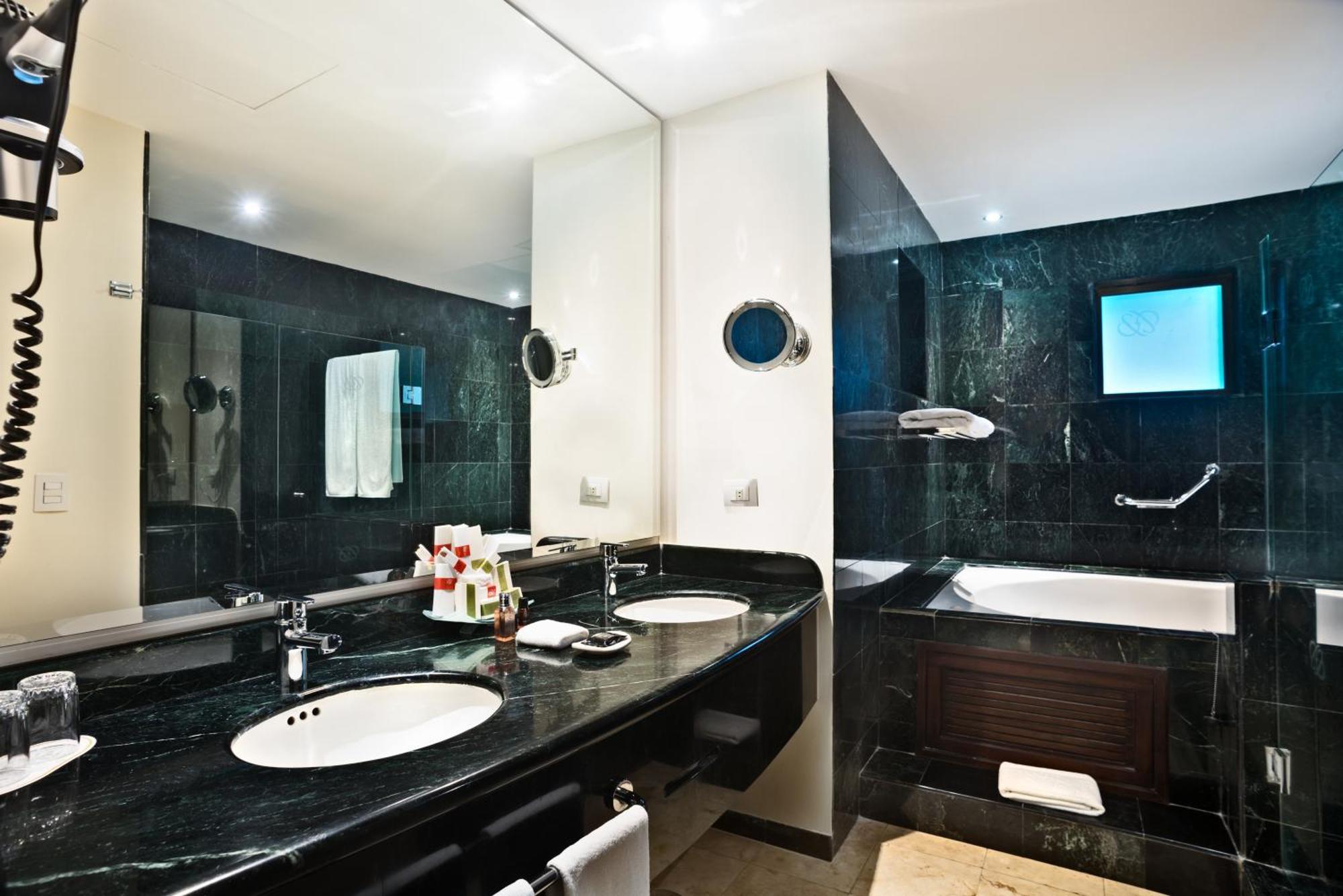 Hotel Occidental At Xcaret Destination Playa del Carmen Exteriér fotografie Bathroom