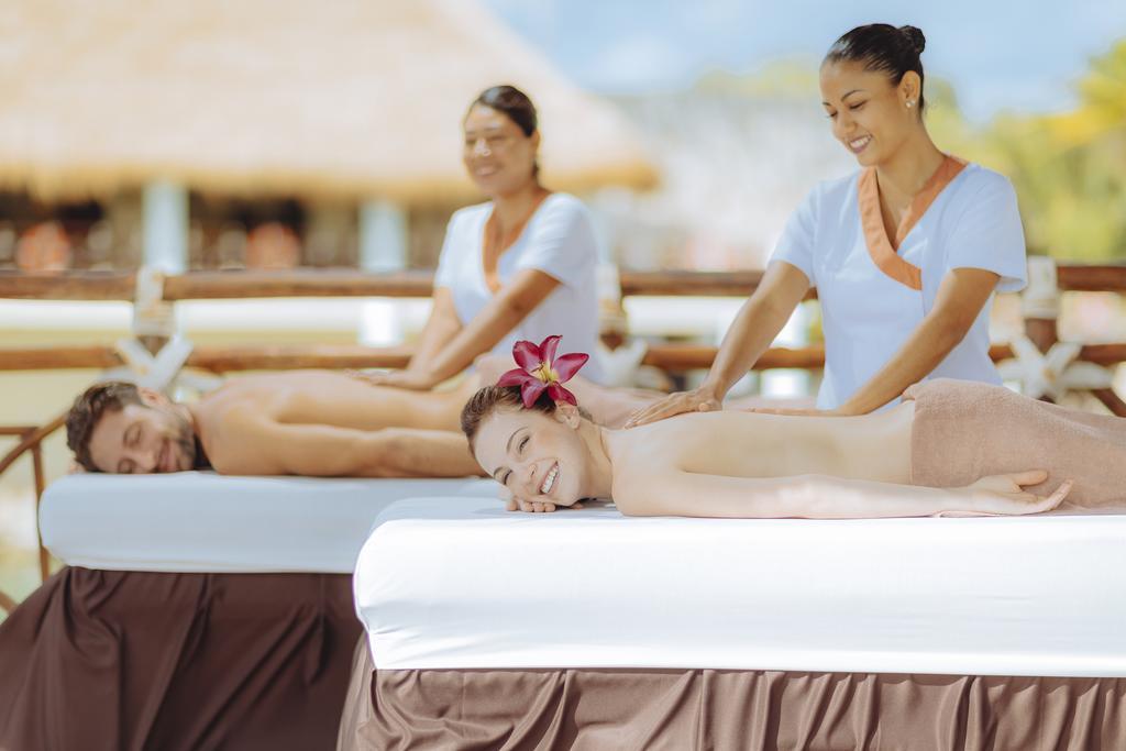 Hotel Occidental At Xcaret Destination Playa del Carmen Exteriér fotografie Massage therapists at work